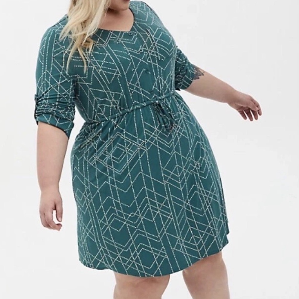 Torrid Dress Women's sz:6 (6XL) Teal and Cream Geometric Mini MIDI
